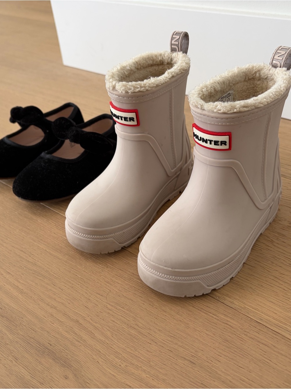 Hunter Kids size 8 Fleece-Lined Rain Boot + Black Velvet shoe Bundle